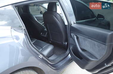 Седан Tesla Model 3 2020 в 