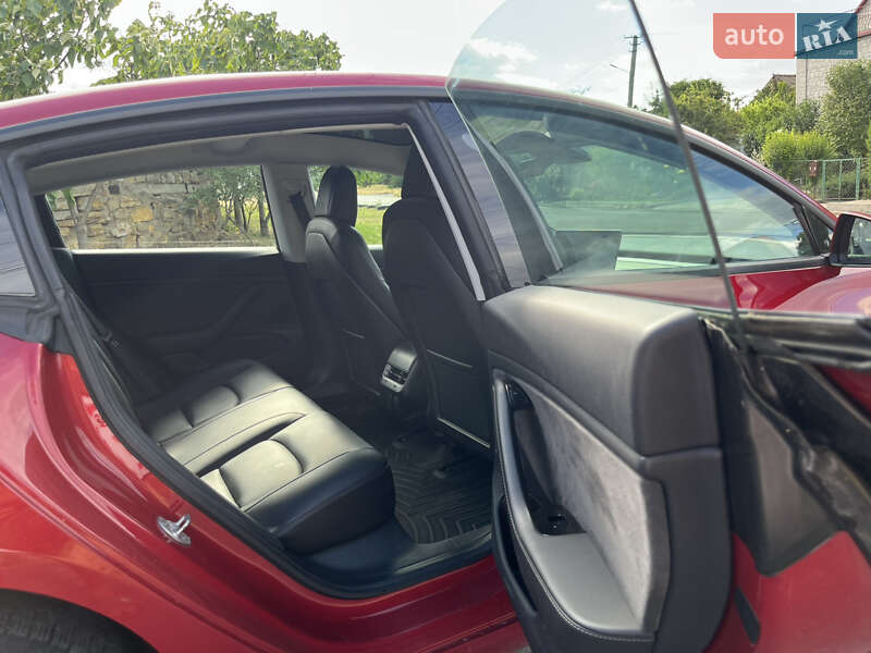 Седан Tesla Model 3 2019 в Одессе