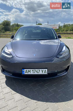 Седан Tesla Model 3 2022 в 