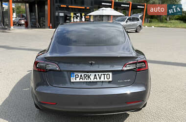 Седан Tesla Model 3 2019 в 