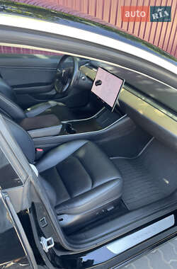 Седан Tesla Model 3 2018 в 