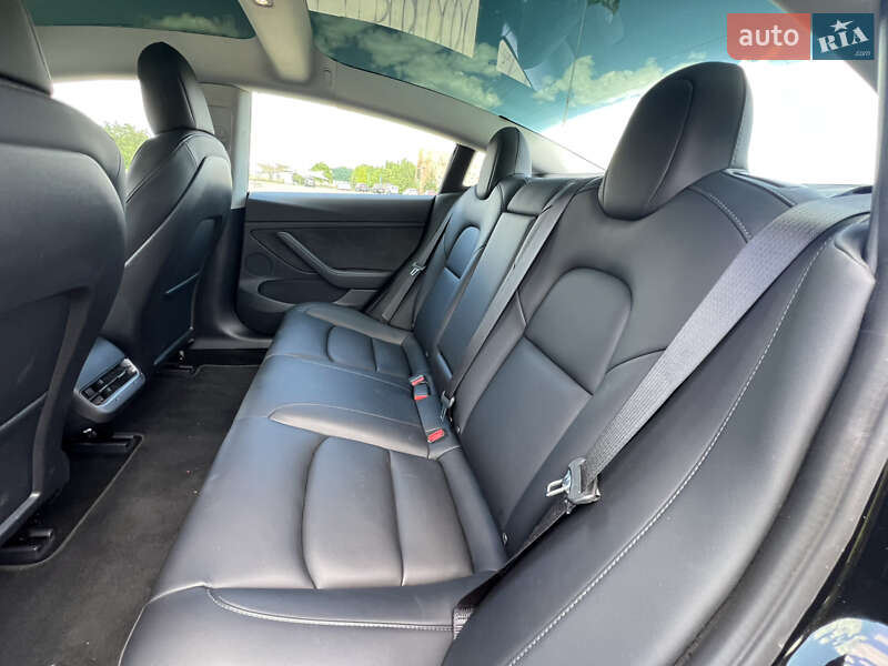 Седан Tesla Model 3 2021 в Одесі