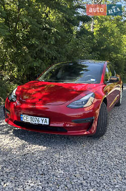 Седан Tesla Model 3 2022 в 