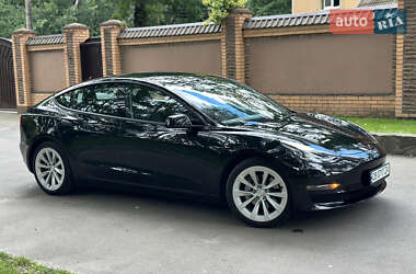Седан Tesla Model 3 2022 в 