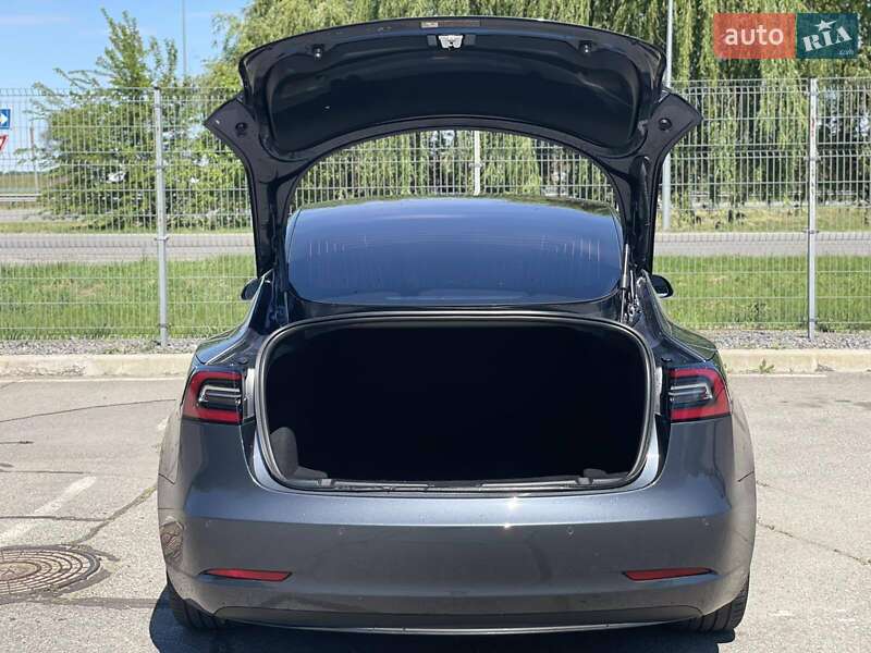 Седан Tesla Model 3 2018 в Днепре