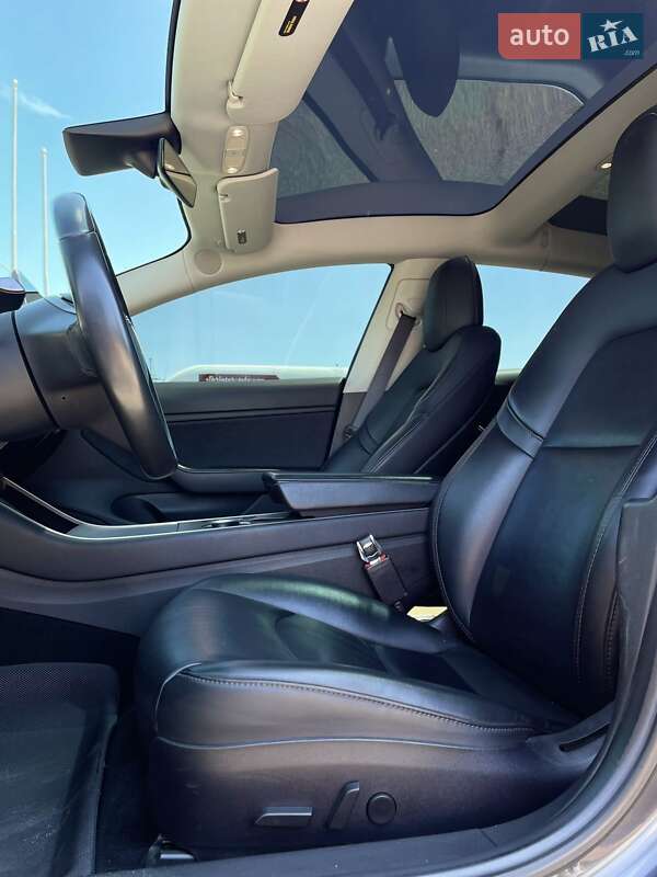 Седан Tesla Model 3 2018 в Днепре