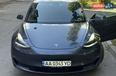 Седан Tesla Model 3 2019 в 