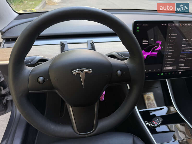 Седан Tesla Model 3 2019 в Києві