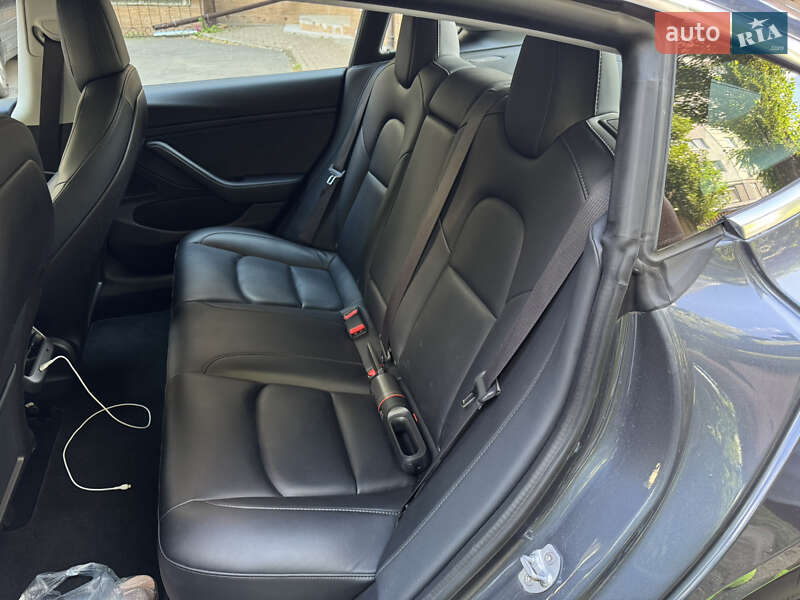 Седан Tesla Model 3 2019 в Києві