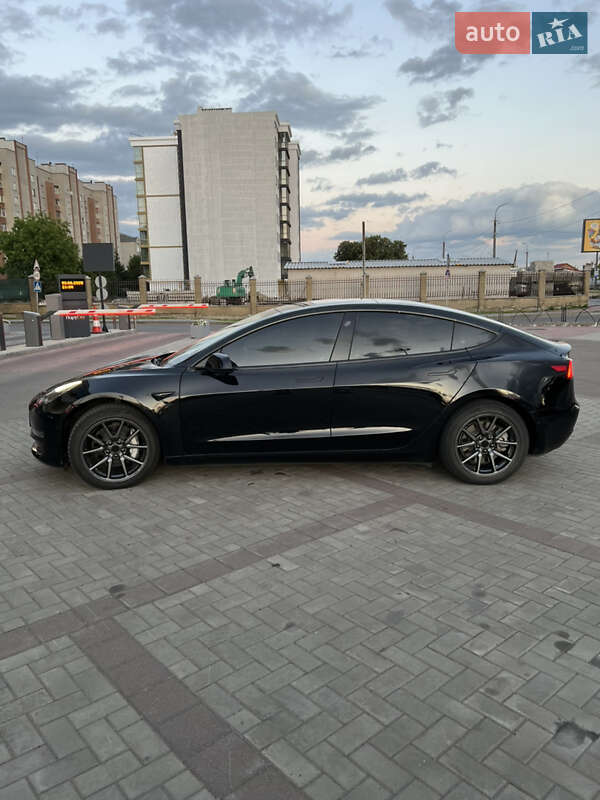 Седан Tesla Model 3 2019 в Ківерцях