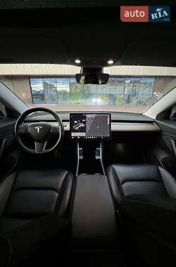 Седан Tesla Model 3 2019 в 