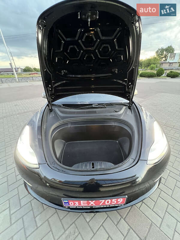 Седан Tesla Model 3 2019 в Ківерцях