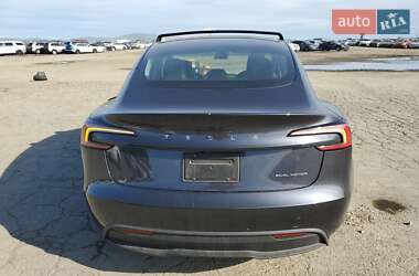 Седан Tesla Model 3 2024 в 