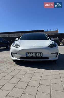 Седан Tesla Model 3 2021 в 