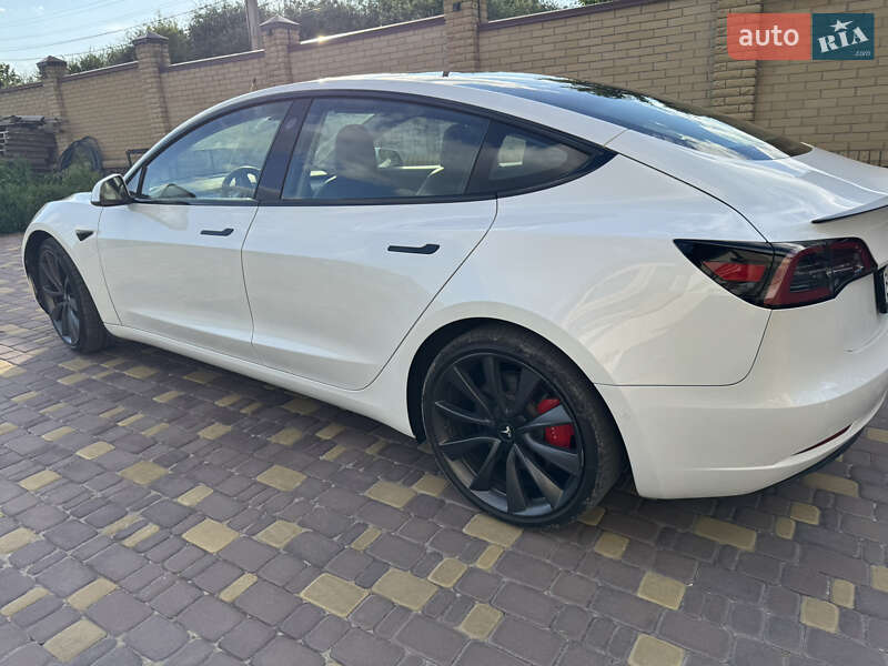 Седан Tesla Model 3 2020 в Киеве