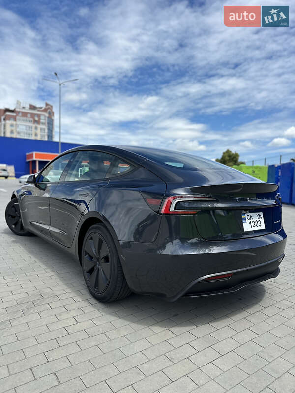 Седан Tesla Model 3 2024 в Умани