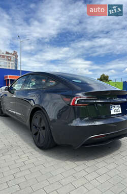 Седан Tesla Model 3 2024 в 