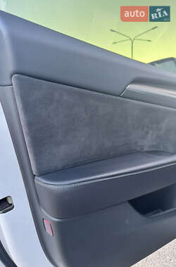 Седан Tesla Model 3 2023 в 