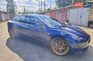 Седан Tesla Model 3 2019 в 