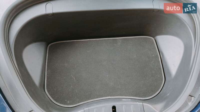 Седан Tesla Model 3 2019 в Киеве