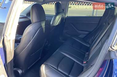 Седан Tesla Model 3 2022 в 