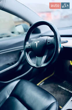 Седан Tesla Model 3 2018 в 