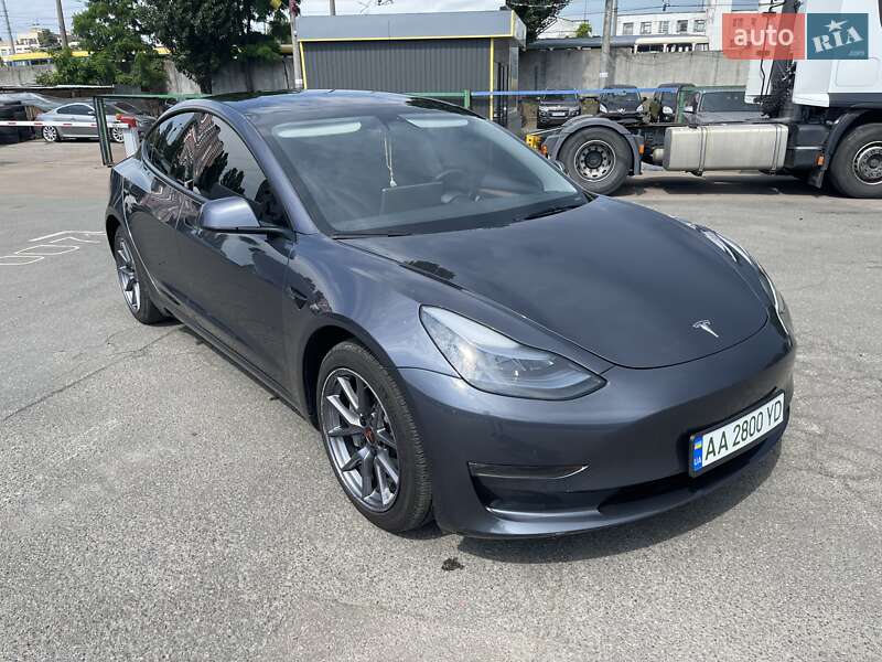 Седан Tesla Model 3 2023 в Киеве
