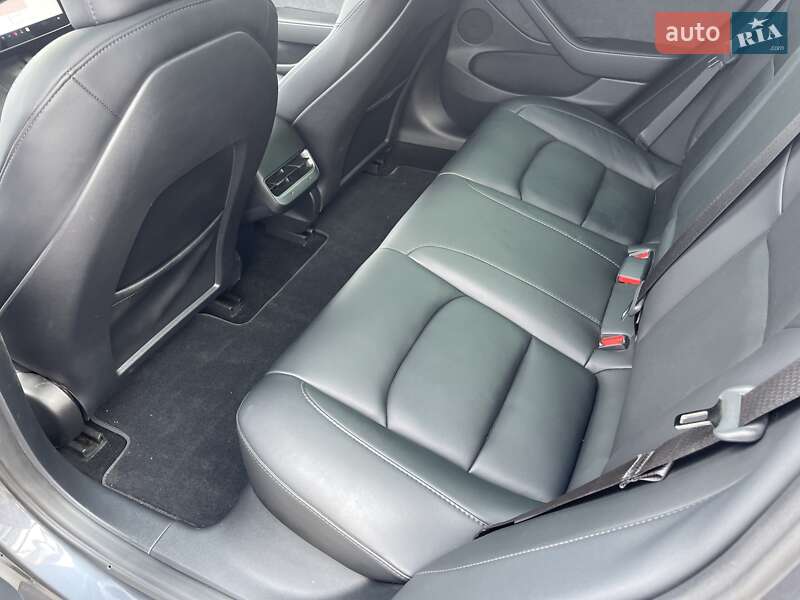 Седан Tesla Model 3 2023 в Киеве