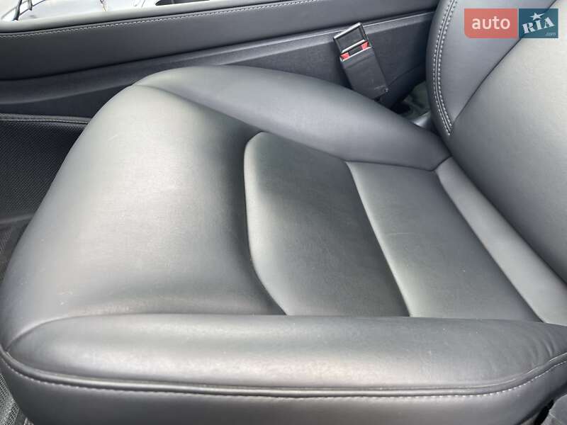 Седан Tesla Model 3 2023 в Киеве