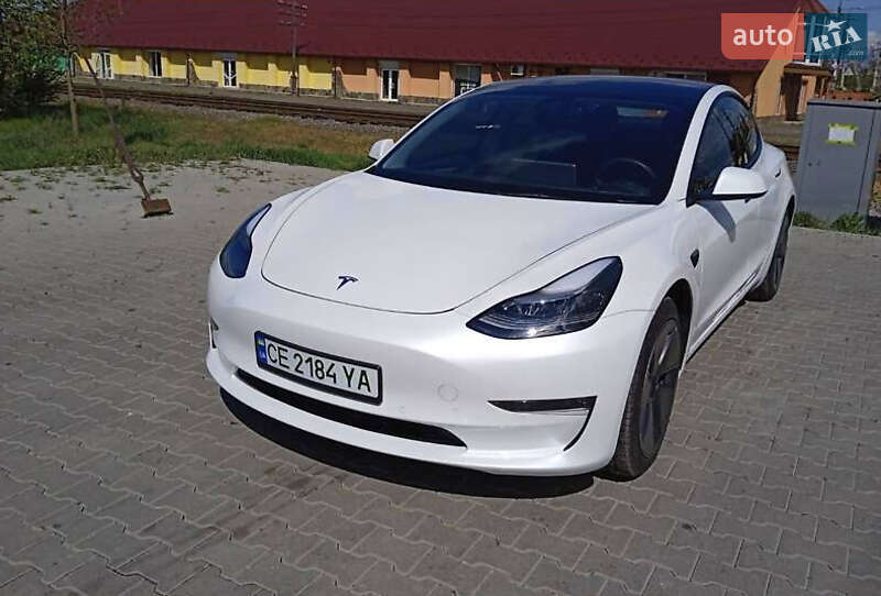 Седан Tesla Model 3 2022 в Львове