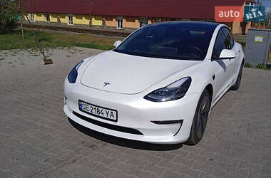 Седан Tesla Model 3 2022 в 