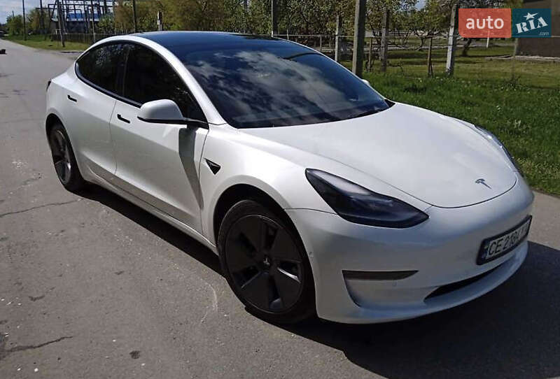 Седан Tesla Model 3 2022 в Львове