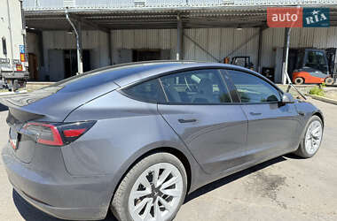 Седан Tesla Model 3 2023 в 