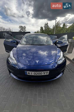 Седан Tesla Model 3 2022 в 