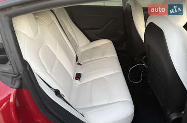 Седан Tesla Model 3 2022 в 