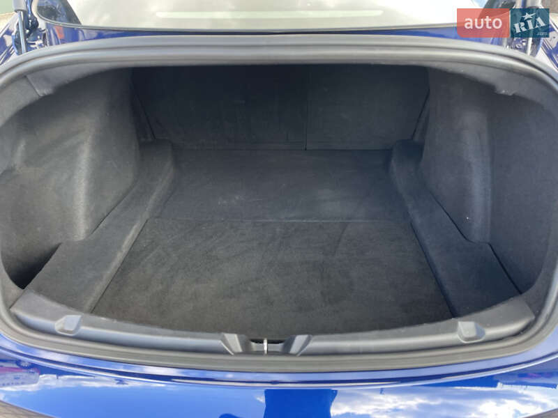 Седан Tesla Model 3 2018 в Львові