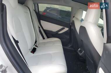 Седан Tesla Model 3 2019 в 