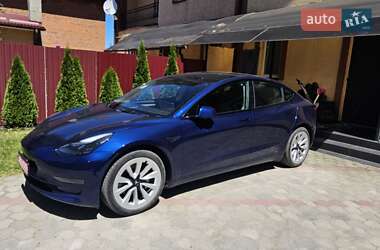 Седан Tesla Model 3 2023 в Львові