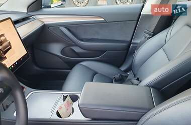 Седан Tesla Model 3 2022 в 
