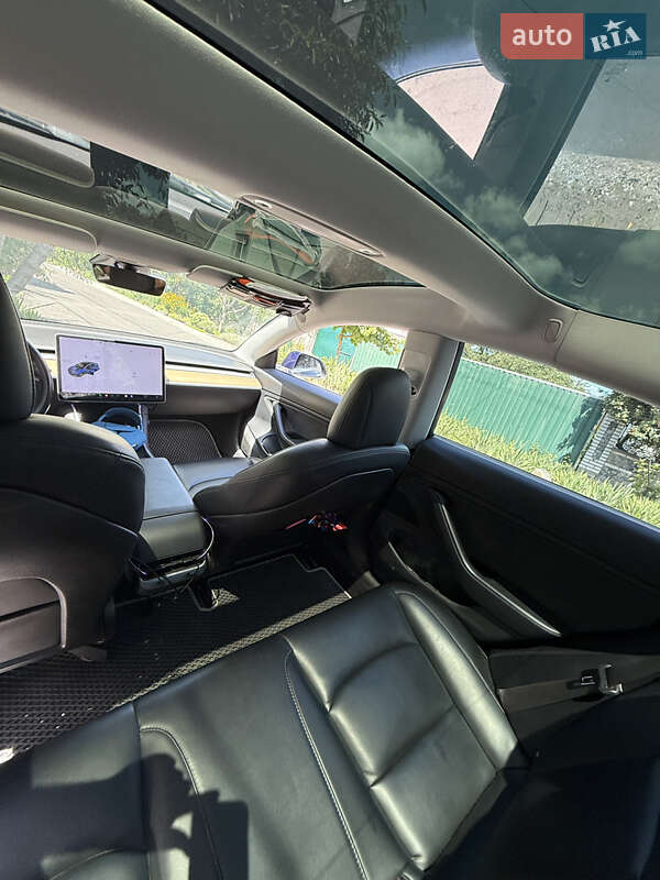 Седан Tesla Model 3 2018 в Одессе