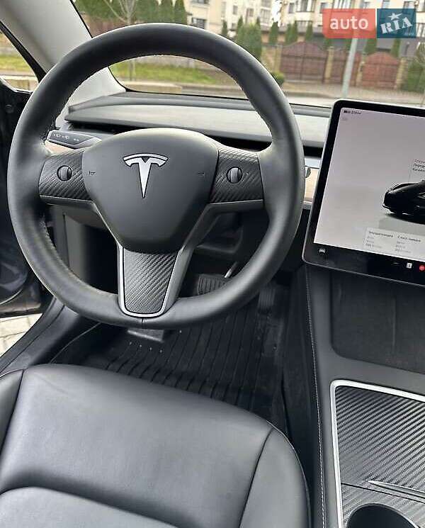 Седан Tesla Model 3 2022 в Львове