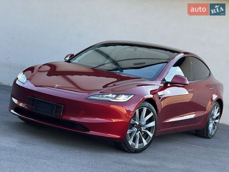 Седан Tesla Model 3 2024 в Виннице