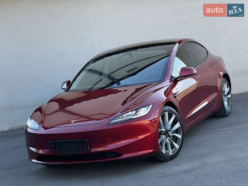 Седан Tesla Model 3 2024 в Виннице