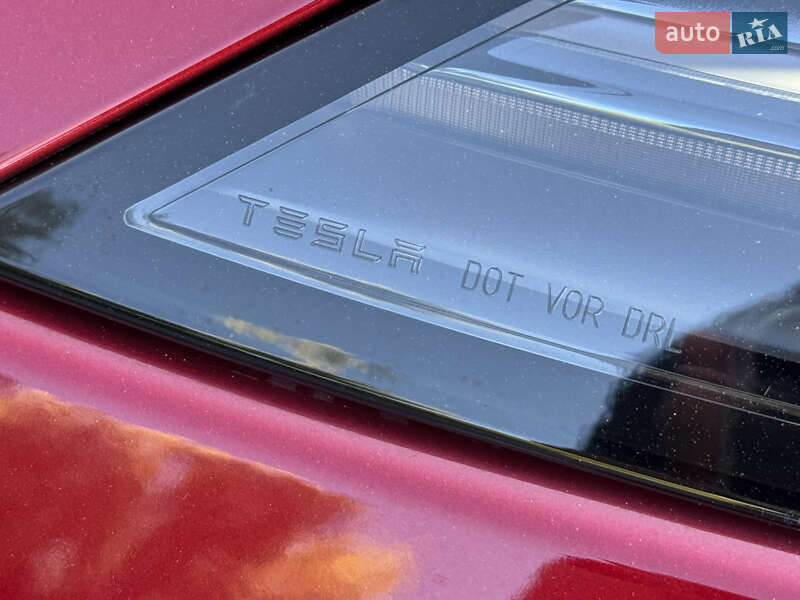 Седан Tesla Model 3 2024 в Виннице