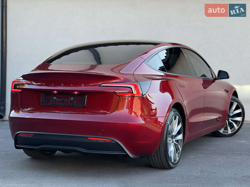 Седан Tesla Model 3 2024 в Виннице
