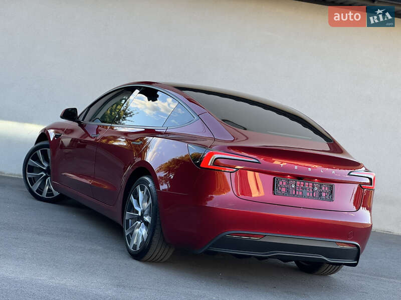Седан Tesla Model 3 2024 в Виннице