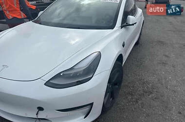 Седан Tesla Model 3 2022 в 