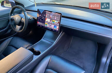 Седан Tesla Model 3 2019 в 