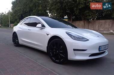 Седан Tesla Model 3 2019 в Миргороде