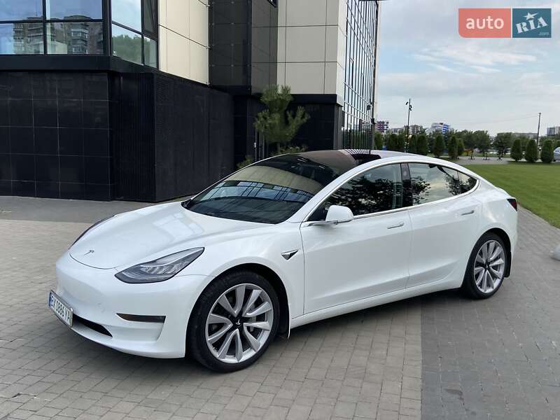 Седан Tesla Model 3 2018 в Хмельницком